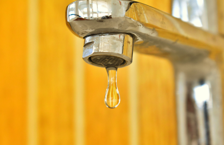 音聴棒を使った漏水調査とは？仕組みや調査方法・注意点を解説
