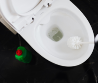 トイレの尿石を放置しないで!発生原因からリスク・自分でできる掃除方法まで解説! トイレの尿石を放置しないで!発生原因からリスク・自分でできる掃除方法まで解説!